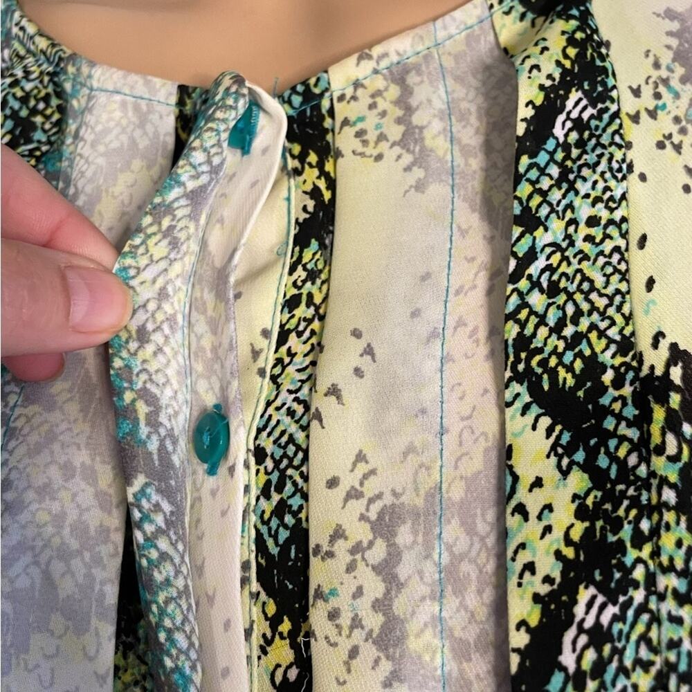 Worthington Sleeveless Blouse Womens P/M Green Snake Skin Print Casual - Picture 7 of 11